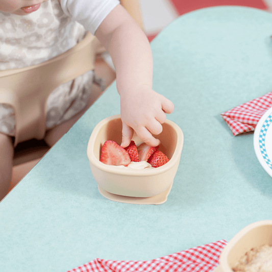 Hegen Suction Bowl with Snack Lid Silicone Taupe - Hegen - Morgon